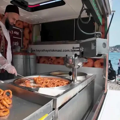 Lokmacı ile hayır lokması döktürme ve lokma taze sıcak lokma dağıtımı